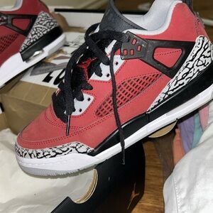 5Y Jordan Spizike cement red black grey worn 2 no dents no scuffs